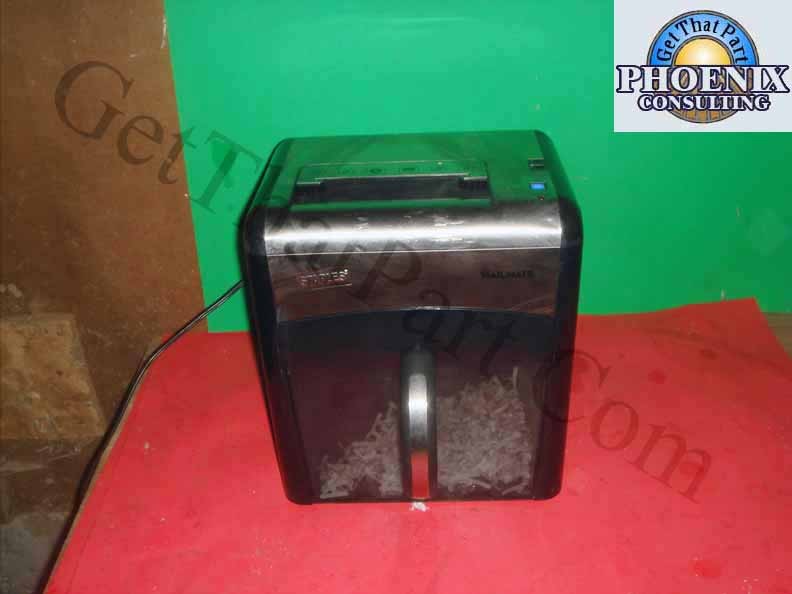 Staples SPL727mm Mailmate Personal Junk Mail Crosscut Paper Shredder